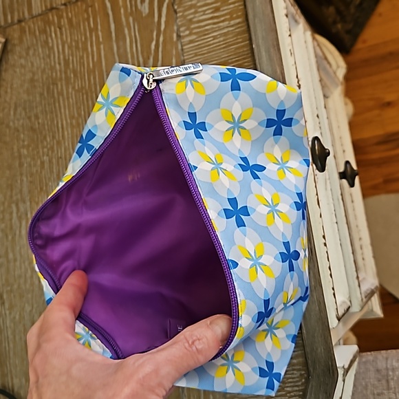 Travel kit - Picture 6 of 6